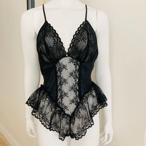 Vintage 1980s Vandemere Teddy glossy black lace M